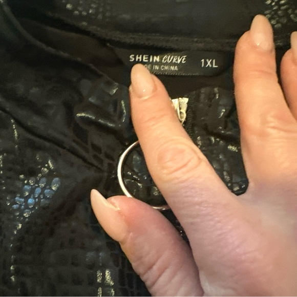 Shein Women’s Dress Black Size 1X Snake Print Zip Front - Picture 5 of 5